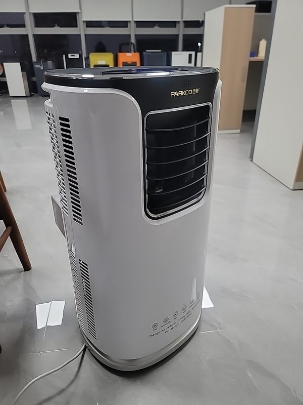 9000BTU เครื่องทําความเย็นอากาศระเหยพกพา 4 รูปแบบการทํางาน 2 ความเร็วของพัดลม ความปลอดภัยเด็กล็อค